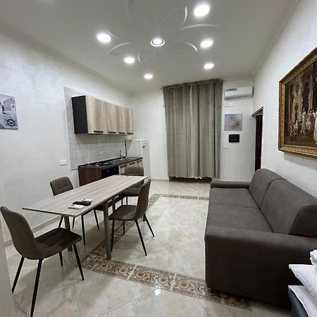 Appartement Dora House Valentino à Naples Extérieur photo