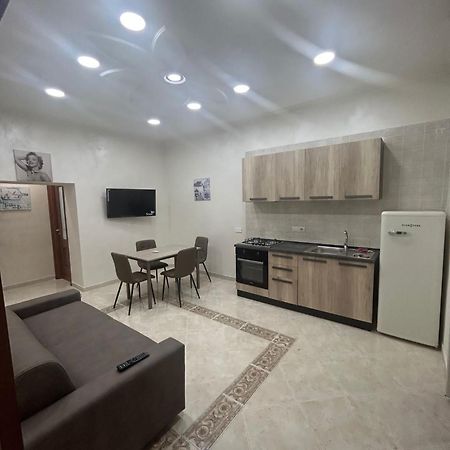 Appartement Dora House Valentino à Naples Extérieur photo