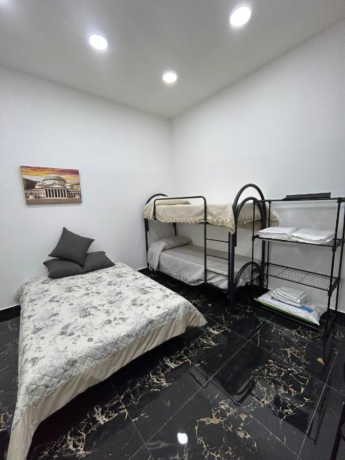 Appartement Dora House Valentino à Naples Extérieur photo