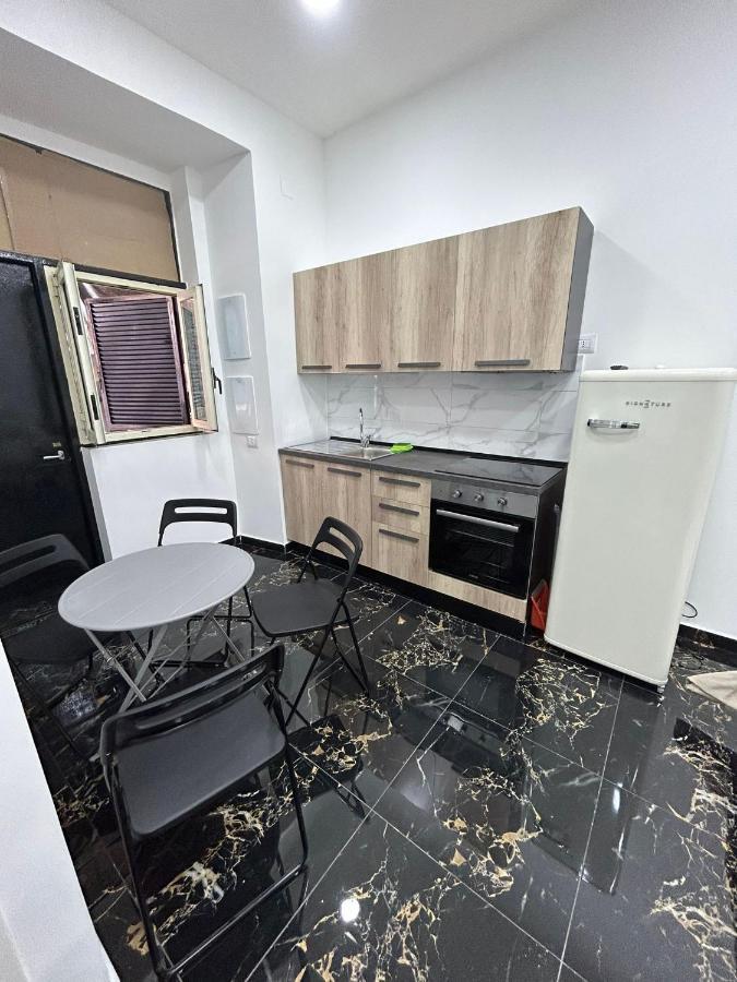 Appartement Dora House Valentino à Naples Extérieur photo