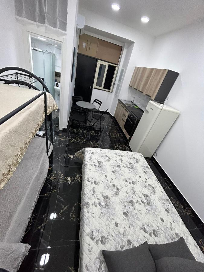 Appartement Dora House Valentino à Naples Extérieur photo