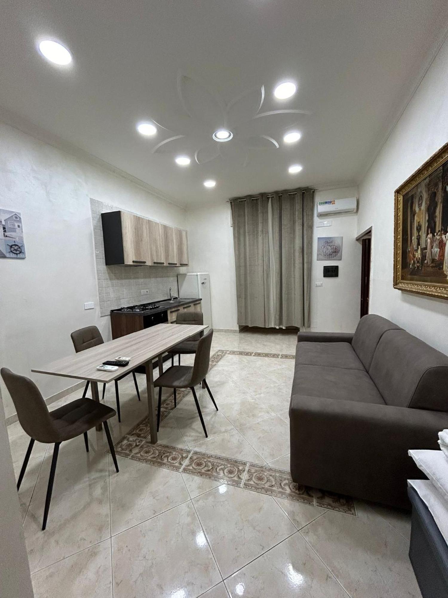 Appartement Dora House Valentino à Naples Extérieur photo