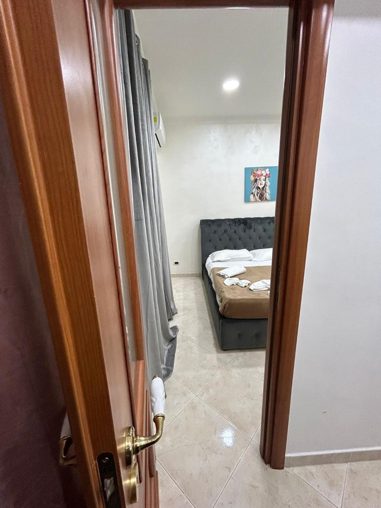 Appartement Dora House Valentino à Naples Extérieur photo