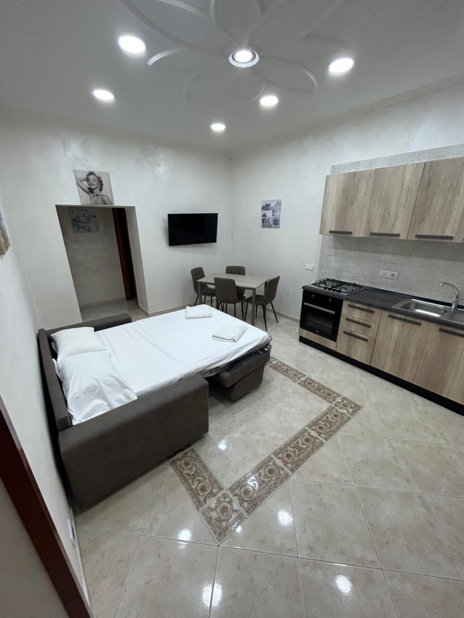 Appartement Dora House Valentino à Naples Extérieur photo