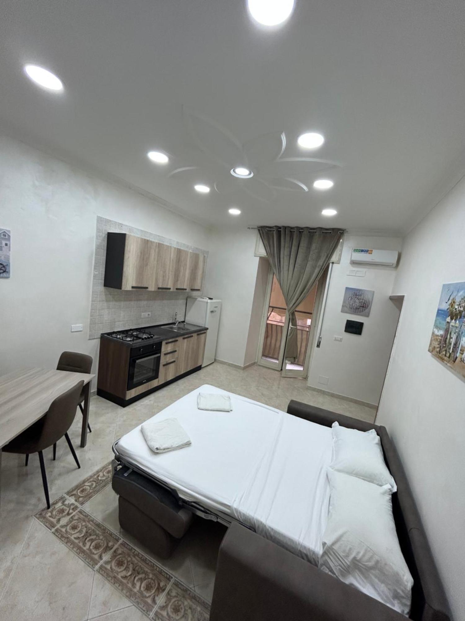 Appartement Dora House Valentino à Naples Extérieur photo