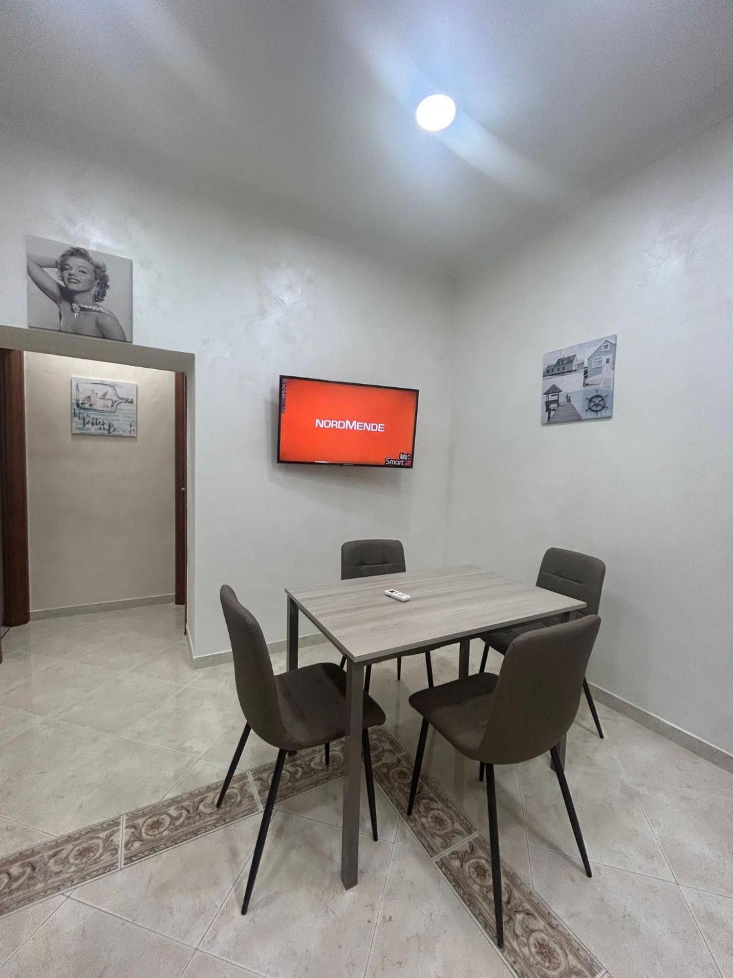 Appartement Dora House Valentino à Naples Extérieur photo