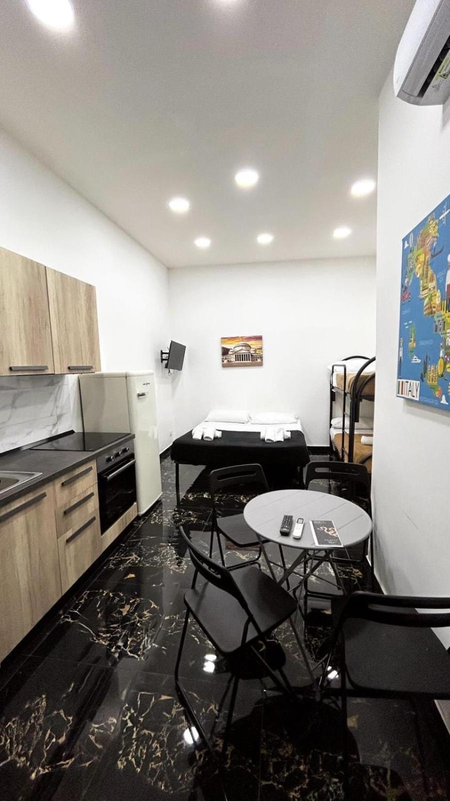 Appartement Dora House Valentino à Naples Extérieur photo